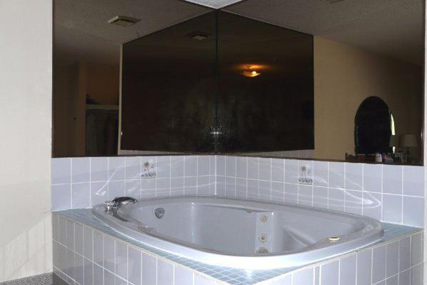 Tropicana Inn Niagara-Fälle Zimmer foto